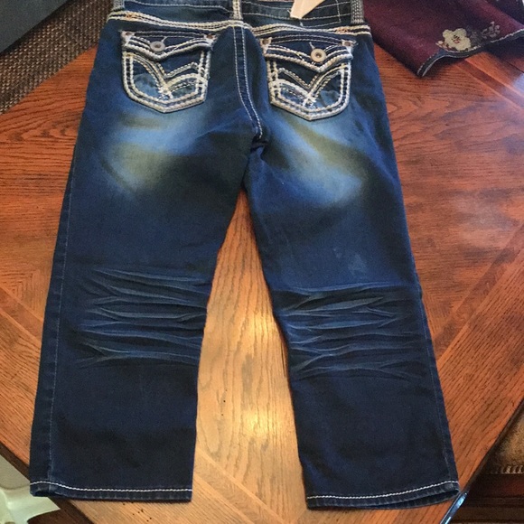 Hydraulic Jean Capri in size 8. Dark wash - Picture 10 of 13